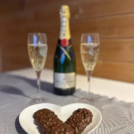 Eden Premium Sauna, Jacuzzi 3* Jastrzębia Góra