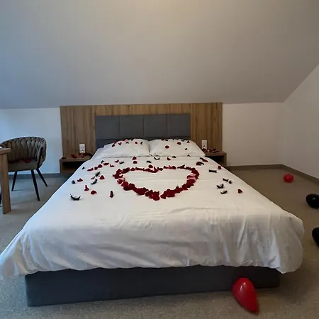 Eden Premium Sauna, Jacuzzi 3* Jastrzębia Góra