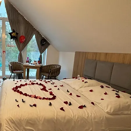 Apartmanhotel Eden Premium Sauna, Jakuzzi *