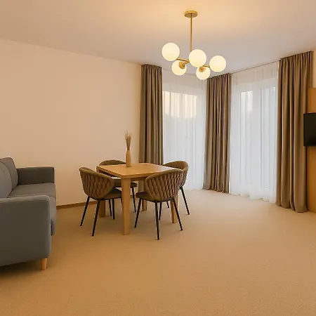 Eden Premium Sauna, Jacuzzi アパートホテル 3*