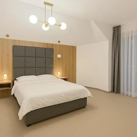 Eden Premium Sauna, Jacuzzi アパートホテル