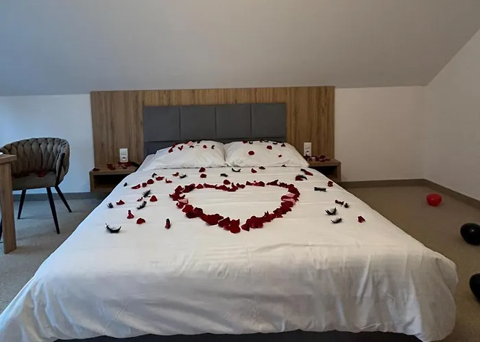 Eden Premium Sauna, Jacuzzi 3* Jastrzębia Góra